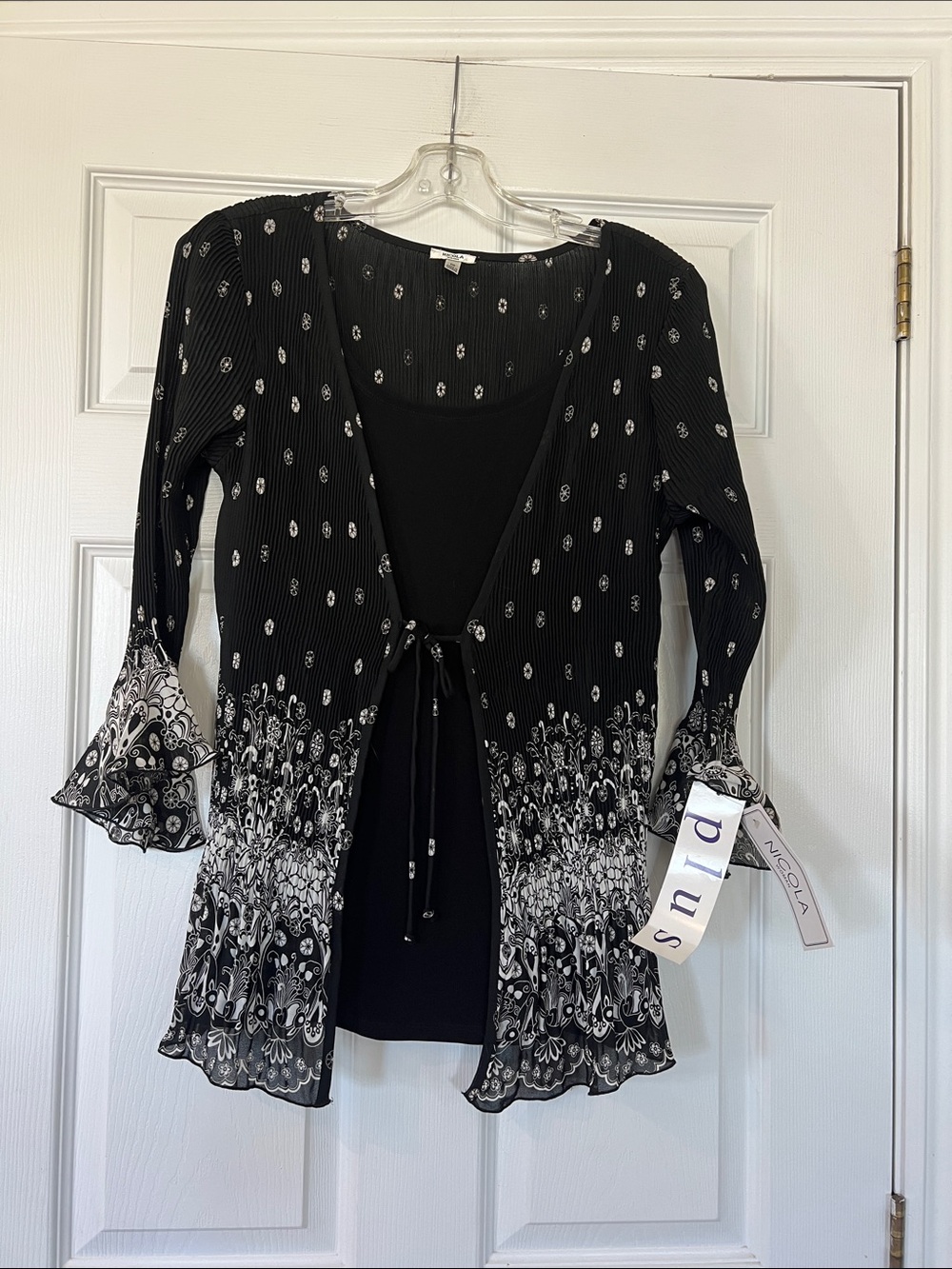 NICOLA Black and White Patterned Tie-Front Blouse